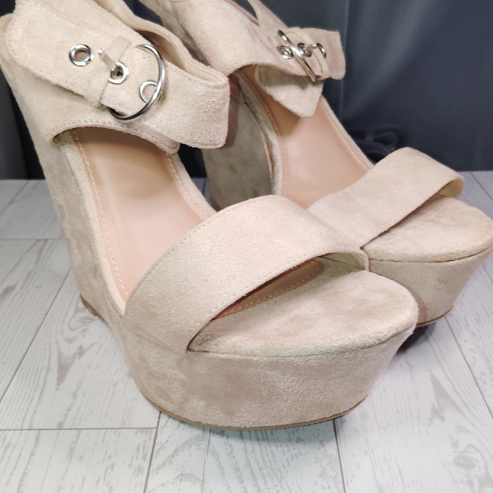 Diva Cream Platform Sandals with Chunky Heel